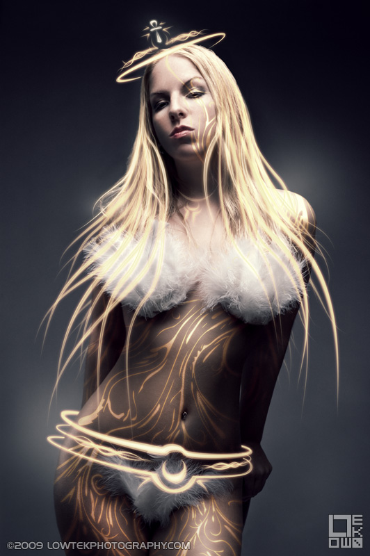 White Queen. Model: Bebe Bellamont. ©2009 Low Tek Photography